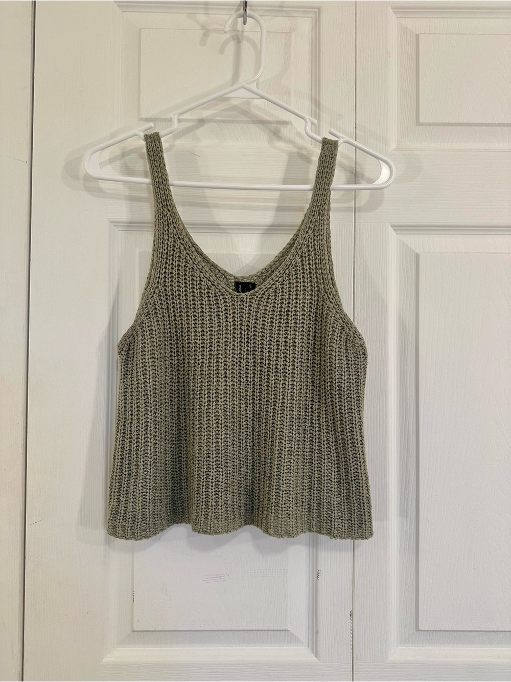 Moon & Madison V-Neck Tank Top in Olive Green
